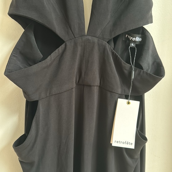 Retrofete Chrissy Dress in Black - Picture 6 of 9